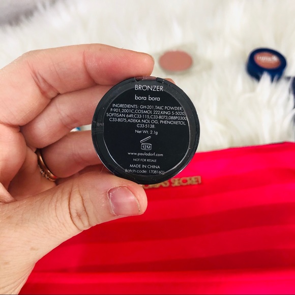 Makeup Sample Bundle - Picture 6 of 7